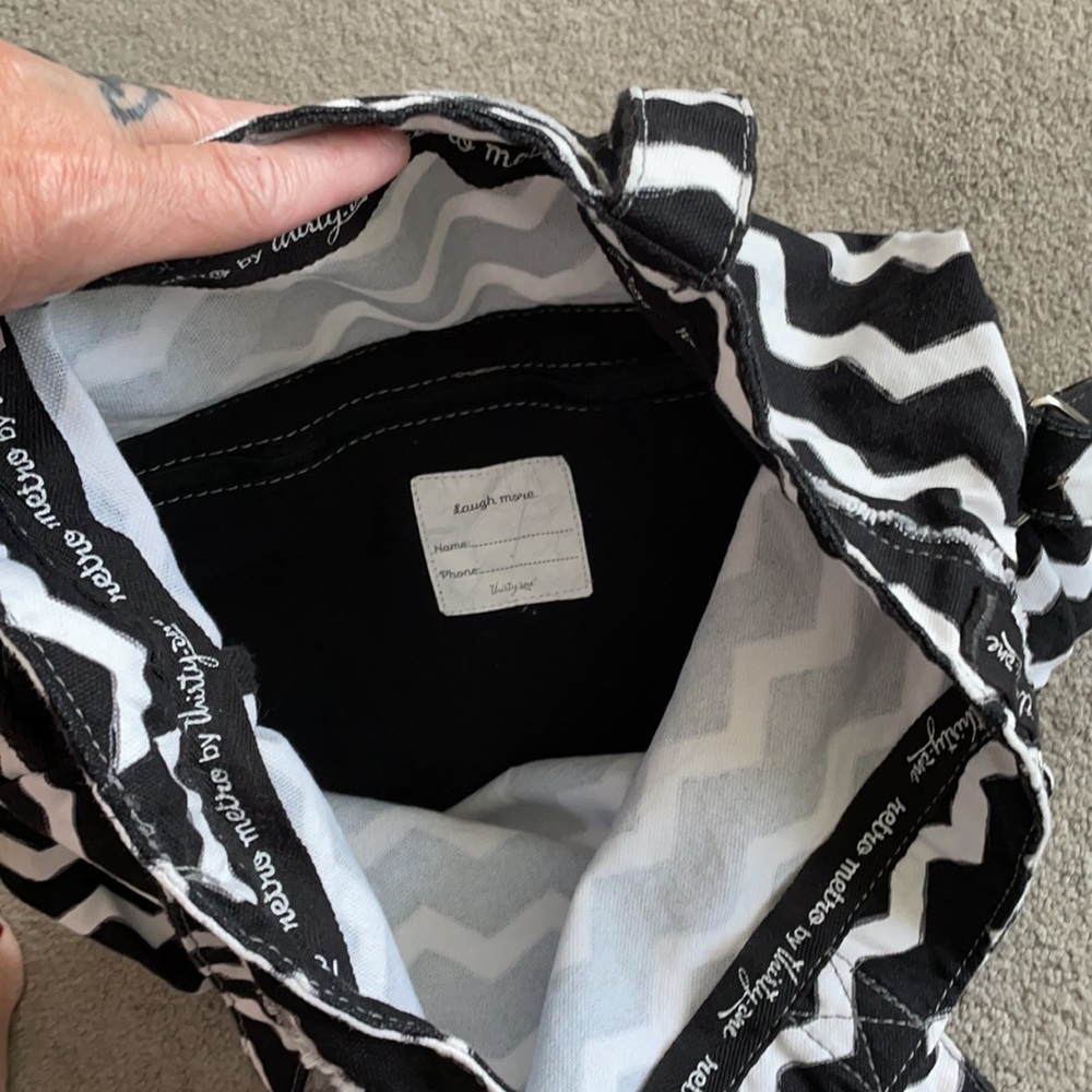 Nice Thirty One tote - Picture 3 of 9